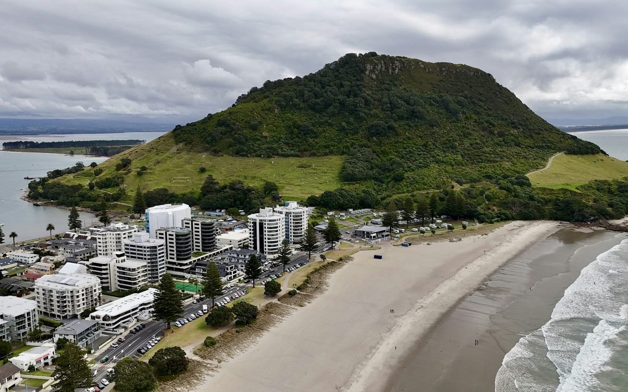 Mount Maunganui and its surf beach near Tauranga